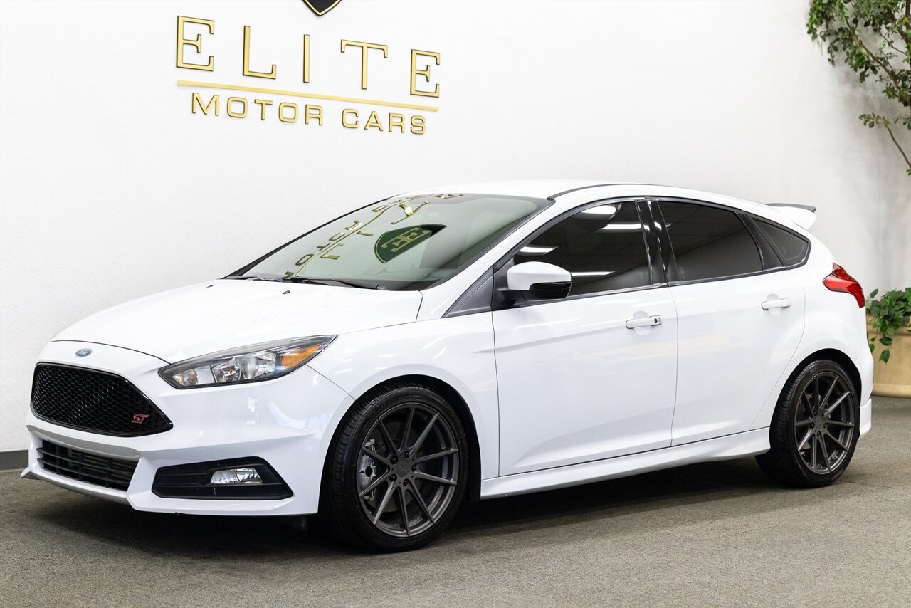 2017 Ford Focus ST   - Photo 1 - Concord, CA 94520