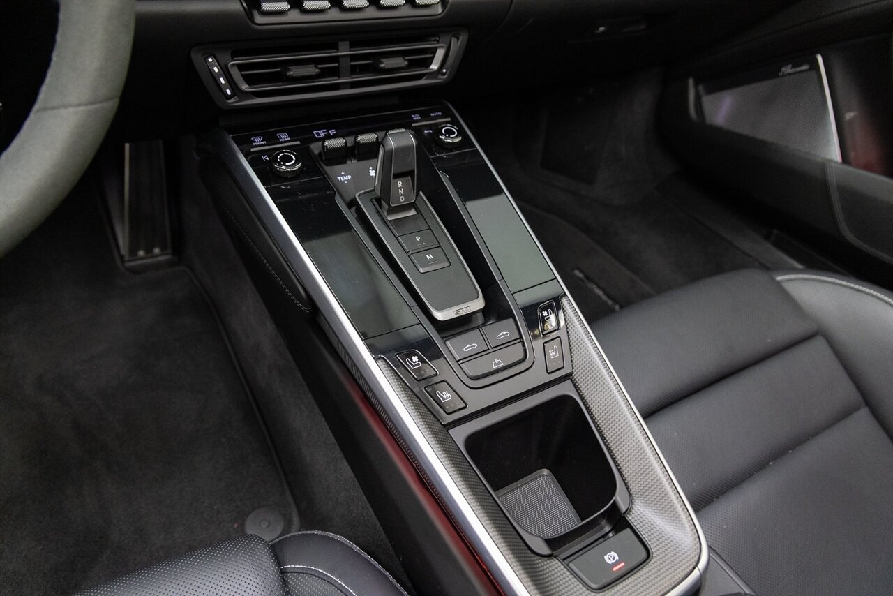 2024 Porsche 911 Turbo S - Photo 13 - Concord, CA 94520