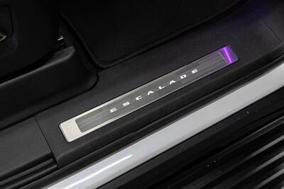 2022 Cadillac Escalade Sport Platinum   - Photo 22 - Concord, CA 94520