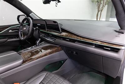 2022 Cadillac Escalade Sport Platinum   - Photo 13 - Concord, CA 94520