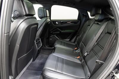 2021 Porsche Cayenne   - Photo 8 - Concord, CA 94520