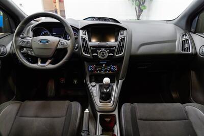 2017 Ford Focus RS   - Photo 5 - Concord, CA 94520