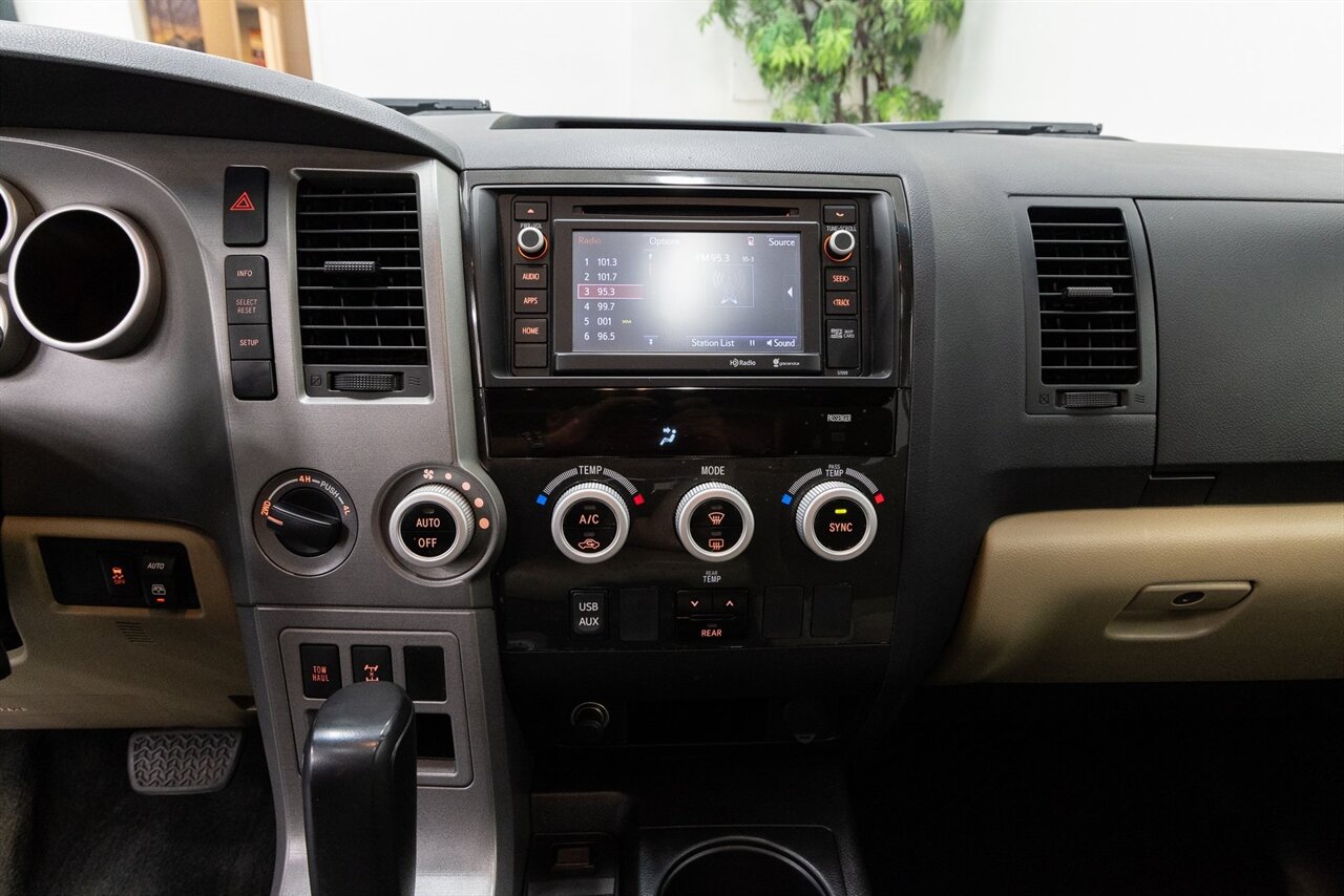2015 Toyota Sequoia SR5 5.7L - Photo 19 - Concord, CA 94520