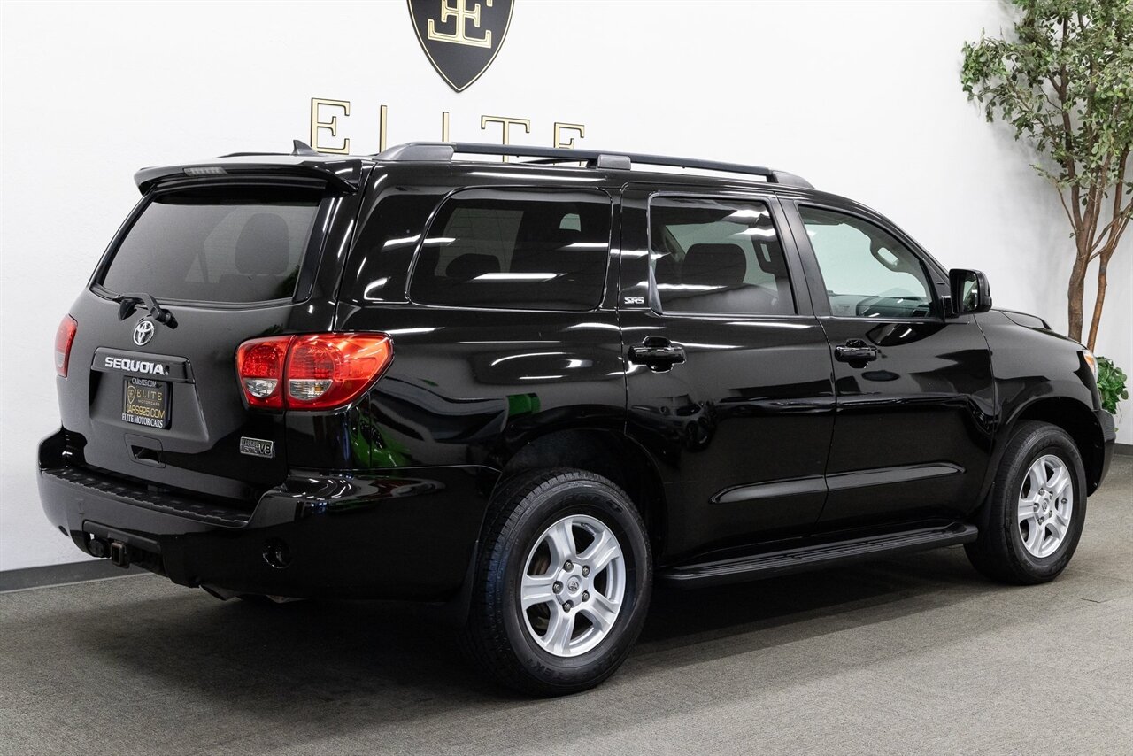 2015 Toyota Sequoia SR5 5.7L - Photo 12 - Concord, CA 94520