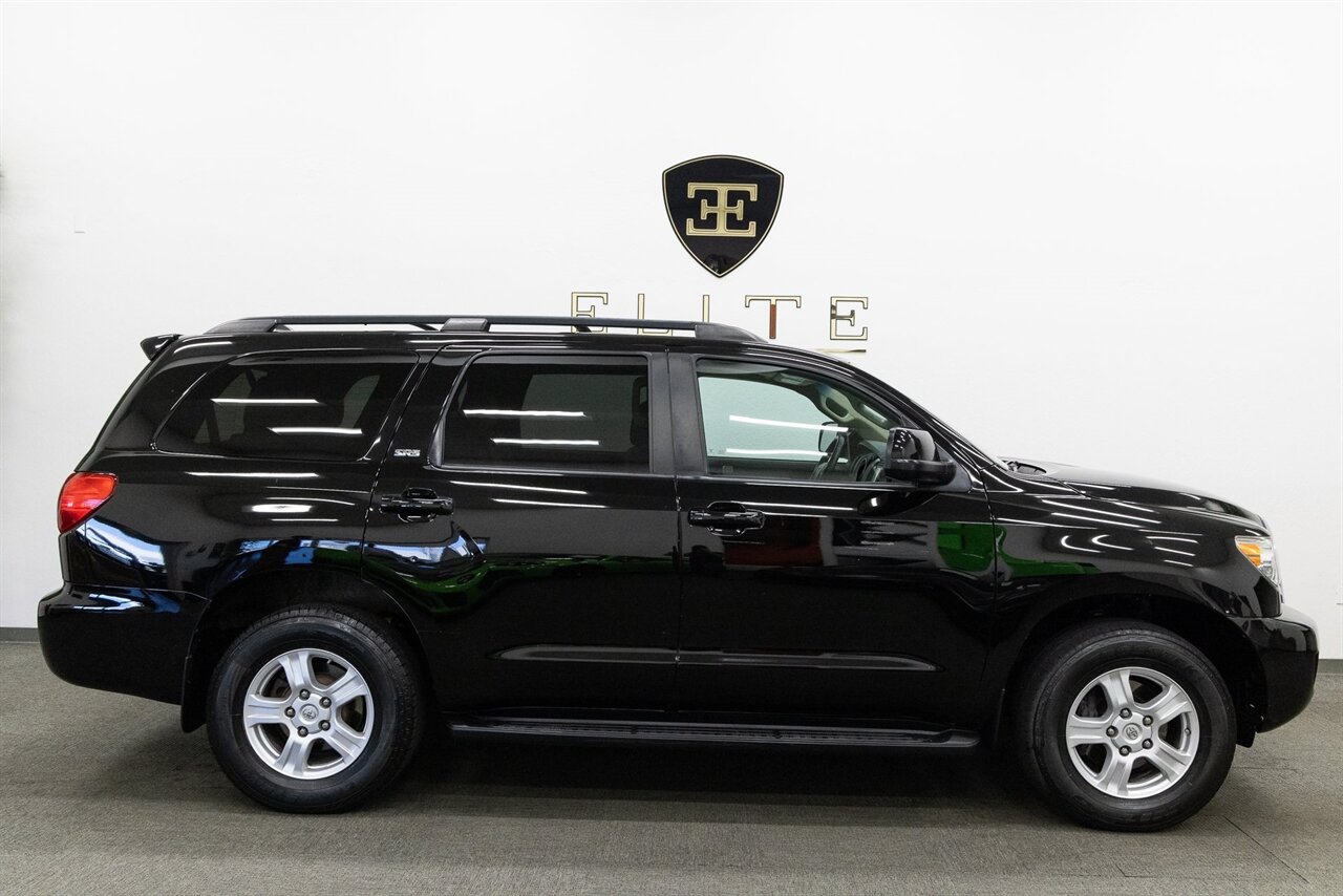 2015 Toyota Sequoia SR5 5.7L - Photo 11 - Concord, CA 94520