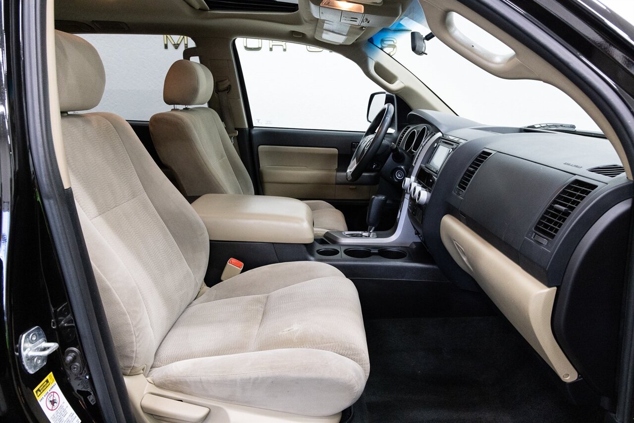 2015 Toyota Sequoia SR5 5.7L - Photo 15 - Concord, CA 94520