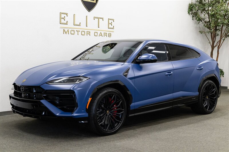 2025 Lamborghini Urus SE  