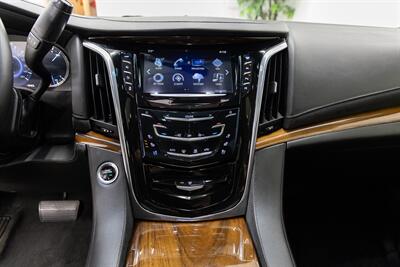 2017 Cadillac Escalade Premium Luxury   - Photo 20 - Concord, CA 94520