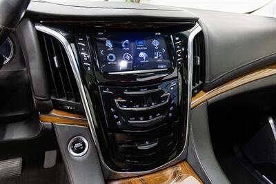 2017 Cadillac Escalade Premium Luxury   - Photo 21 - Concord, CA 94520