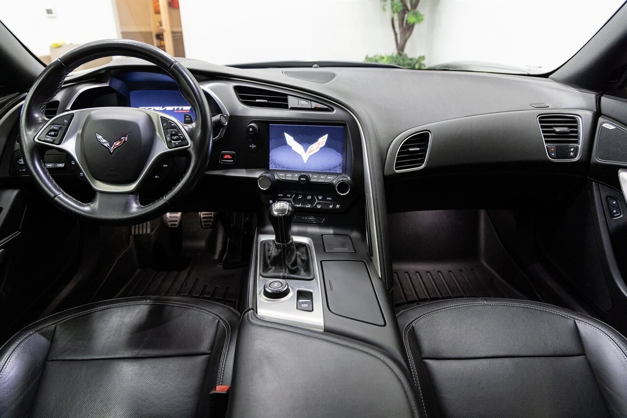 2014 Chevrolet Corvette Base 2LT - Photo 5 - Concord, CA 94520