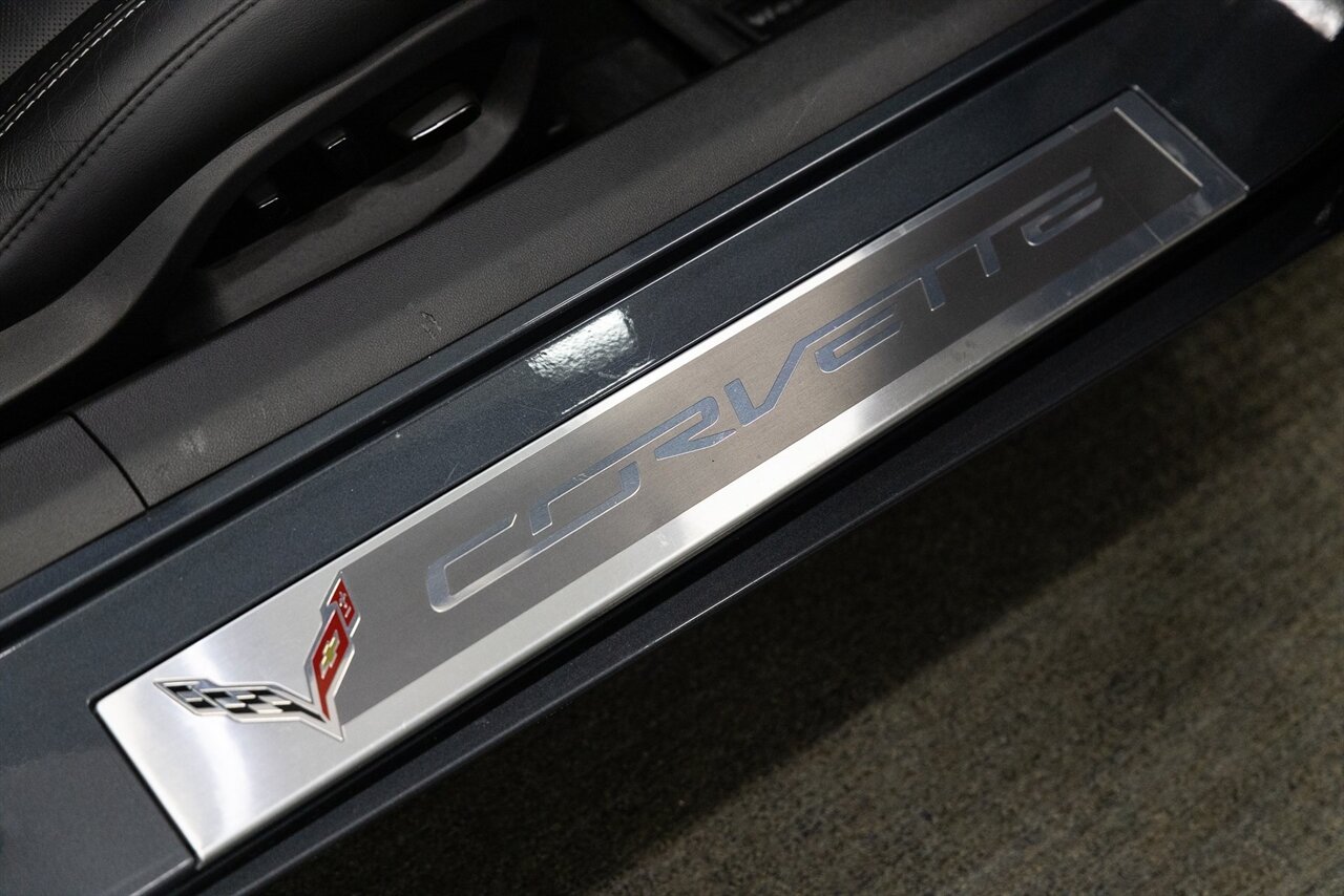 2014 Chevrolet Corvette Base 2LT - Photo 19 - Concord, CA 94520