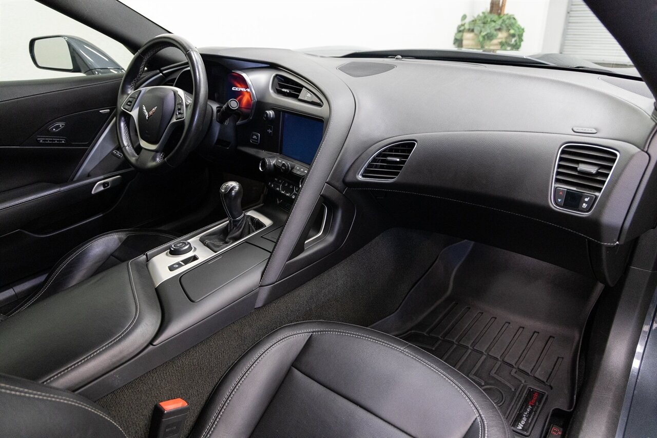 2014 Chevrolet Corvette Base 2LT - Photo 12 - Concord, CA 94520