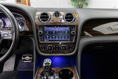 2018 Bentley Bentayga W12   - Photo 18 - Concord, CA 94520
