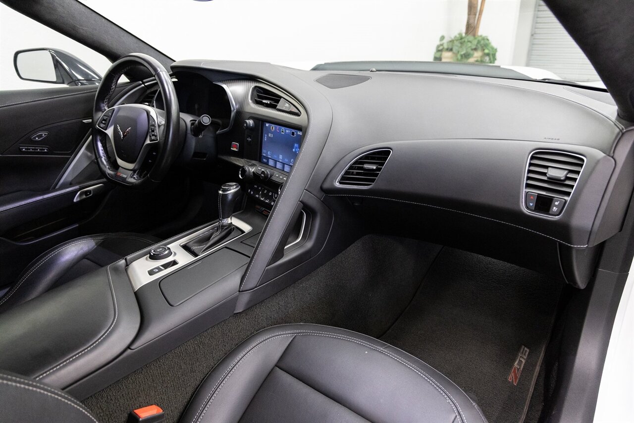 2017 Chevrolet Corvette Z06 3LZ - Photo 12 - Concord, CA 94520