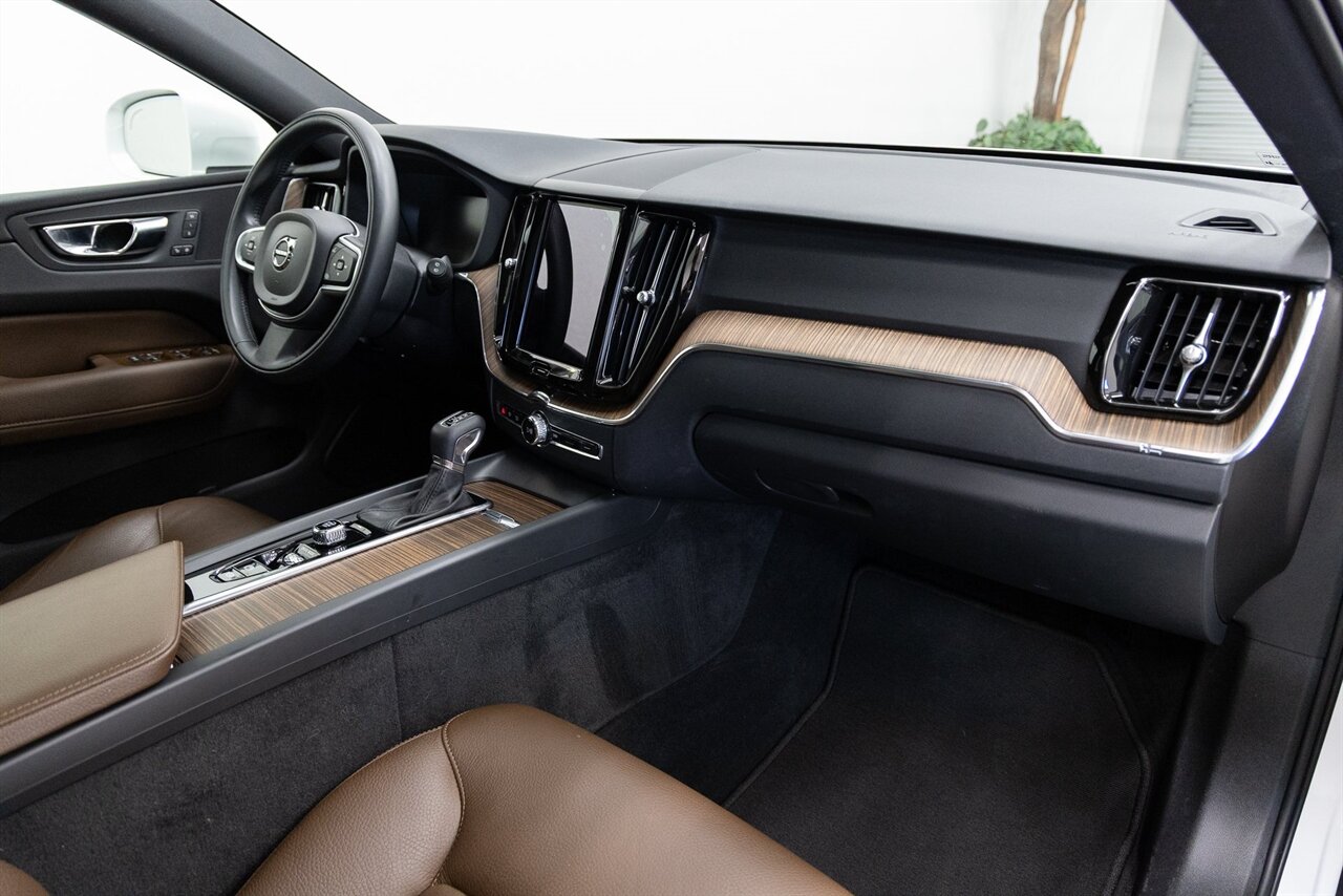 2021 Volvo XC60 T6 Momentum - Photo 13 - Concord, CA 94520