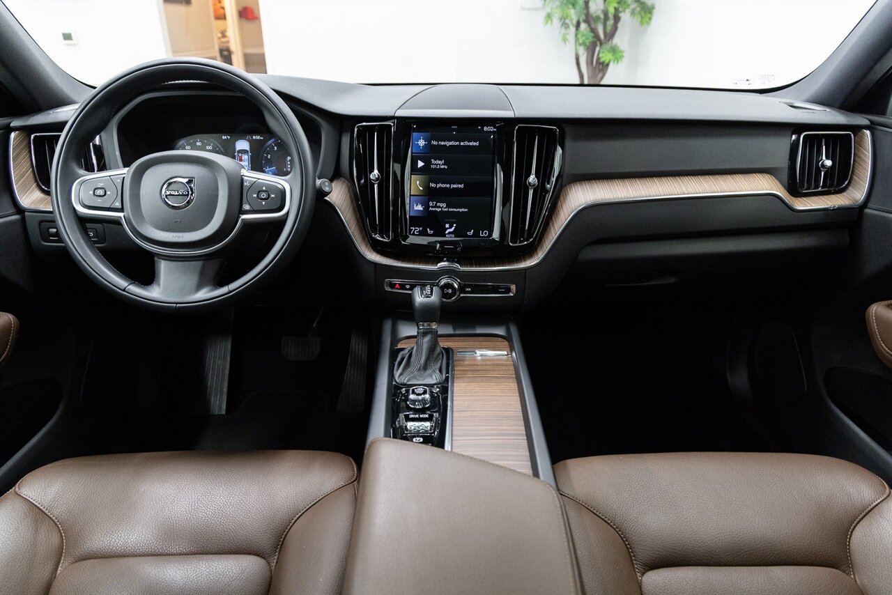 2021 Volvo XC60 T6 Momentum - Photo 5 - Concord, CA 94520
