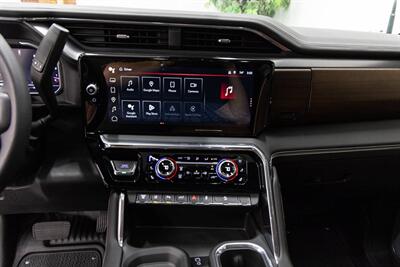 2025 GMC Sierra 2500HD Denali Ultimate   - Photo 18 - Concord, CA 94520