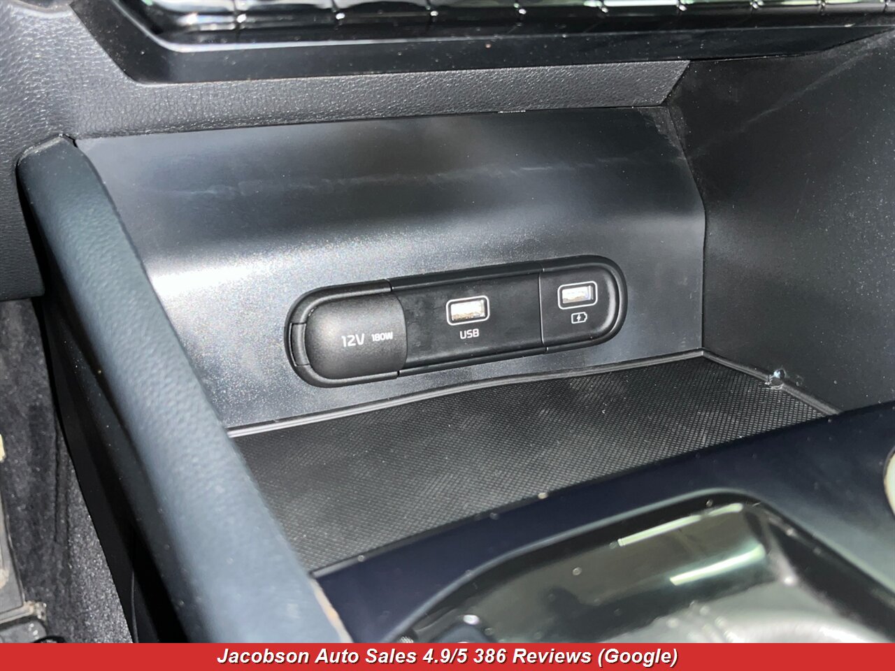 2022 Kia K5 GT-Line AWD - Photo 16 - Oshkosh, WI 54901