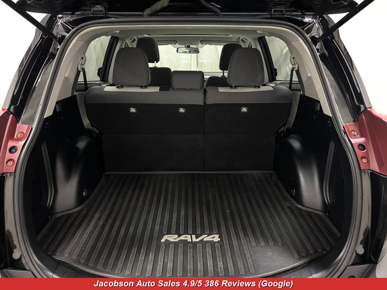 2015 Toyota RAV4 XLE AWD - Photo 42 - Oshkosh, WI 54901