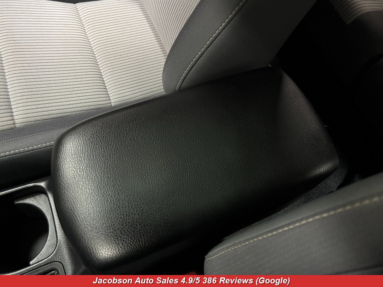 2015 Toyota RAV4 XLE AWD - Photo 22 - Oshkosh, WI 54901