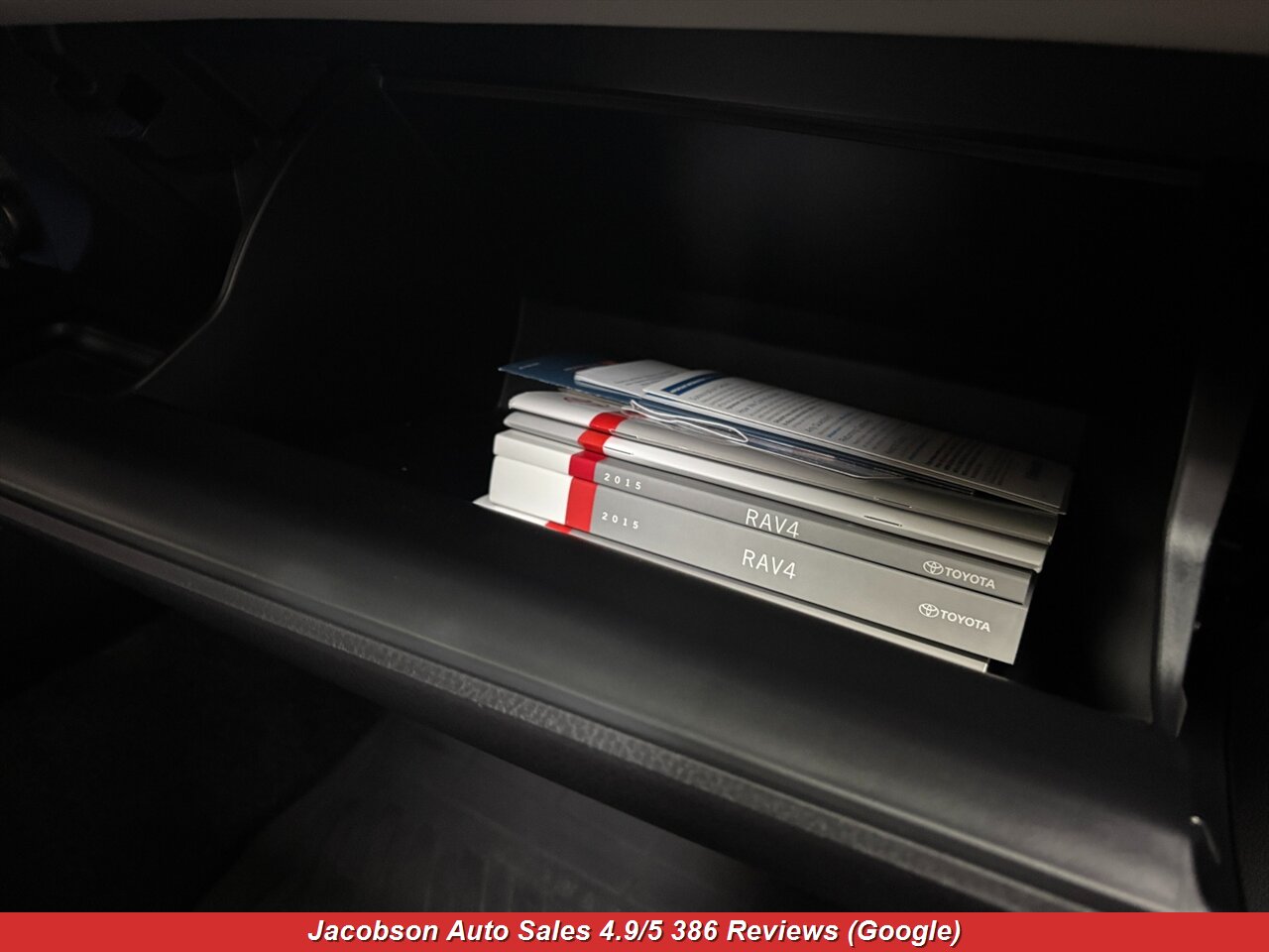 2015 Toyota RAV4 XLE AWD - Photo 38 - Oshkosh, WI 54901