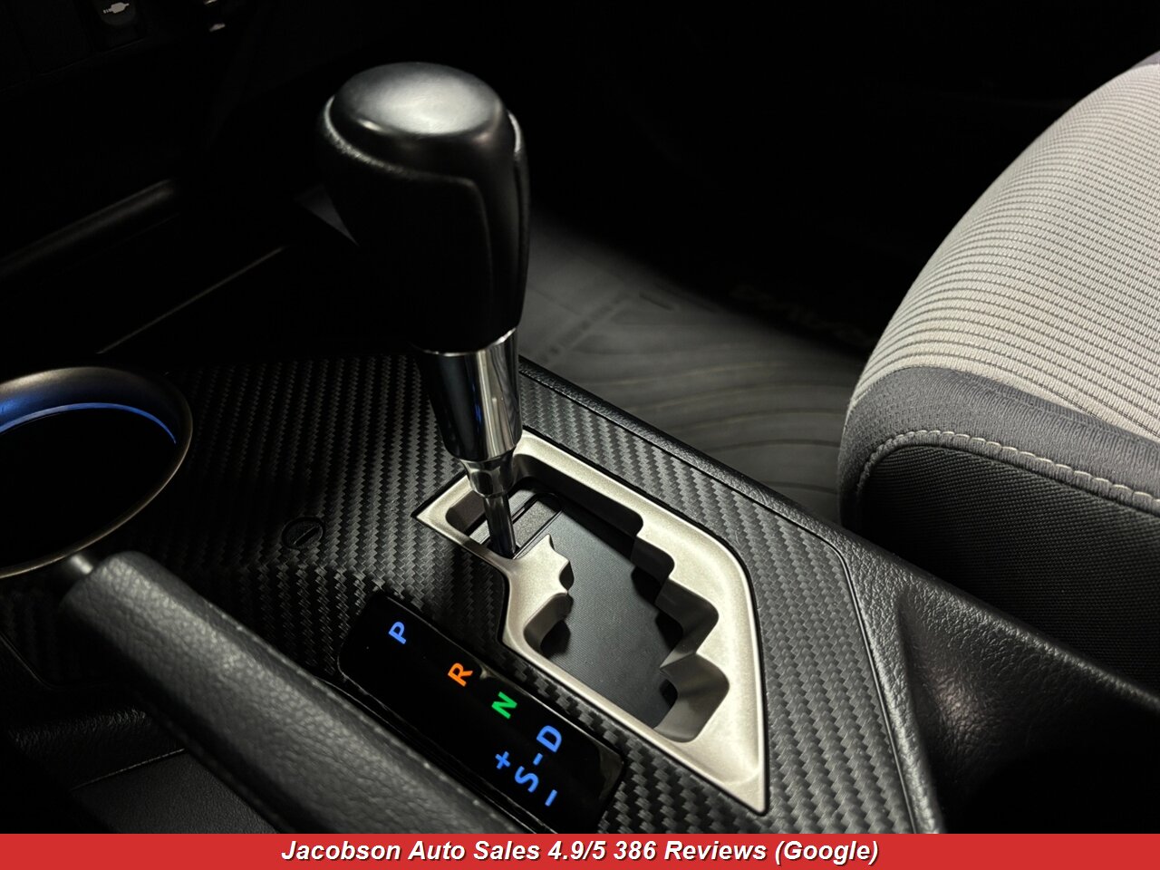 2015 Toyota RAV4 XLE AWD - Photo 20 - Oshkosh, WI 54901