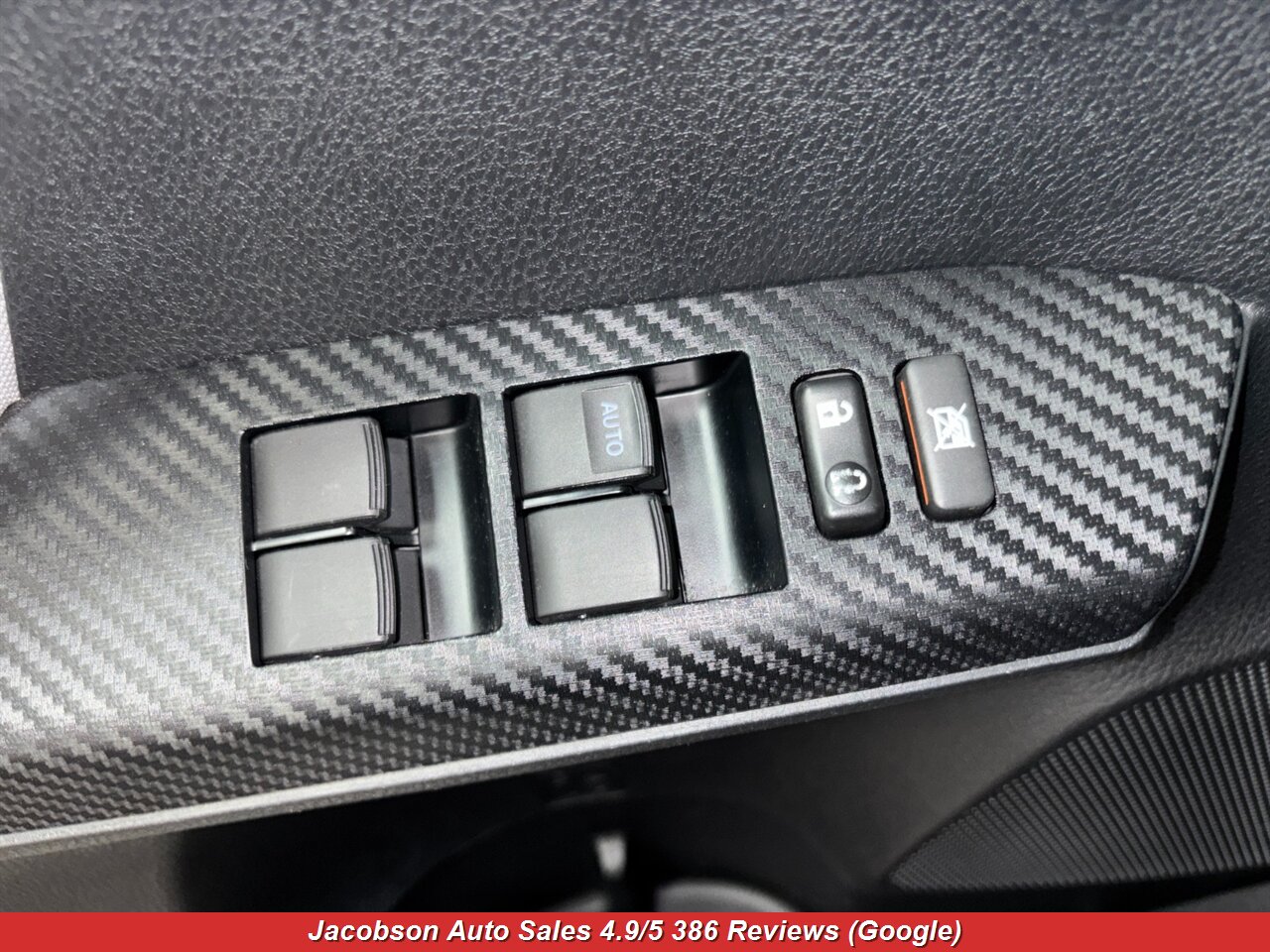 2015 Toyota RAV4 XLE AWD - Photo 26 - Oshkosh, WI 54901