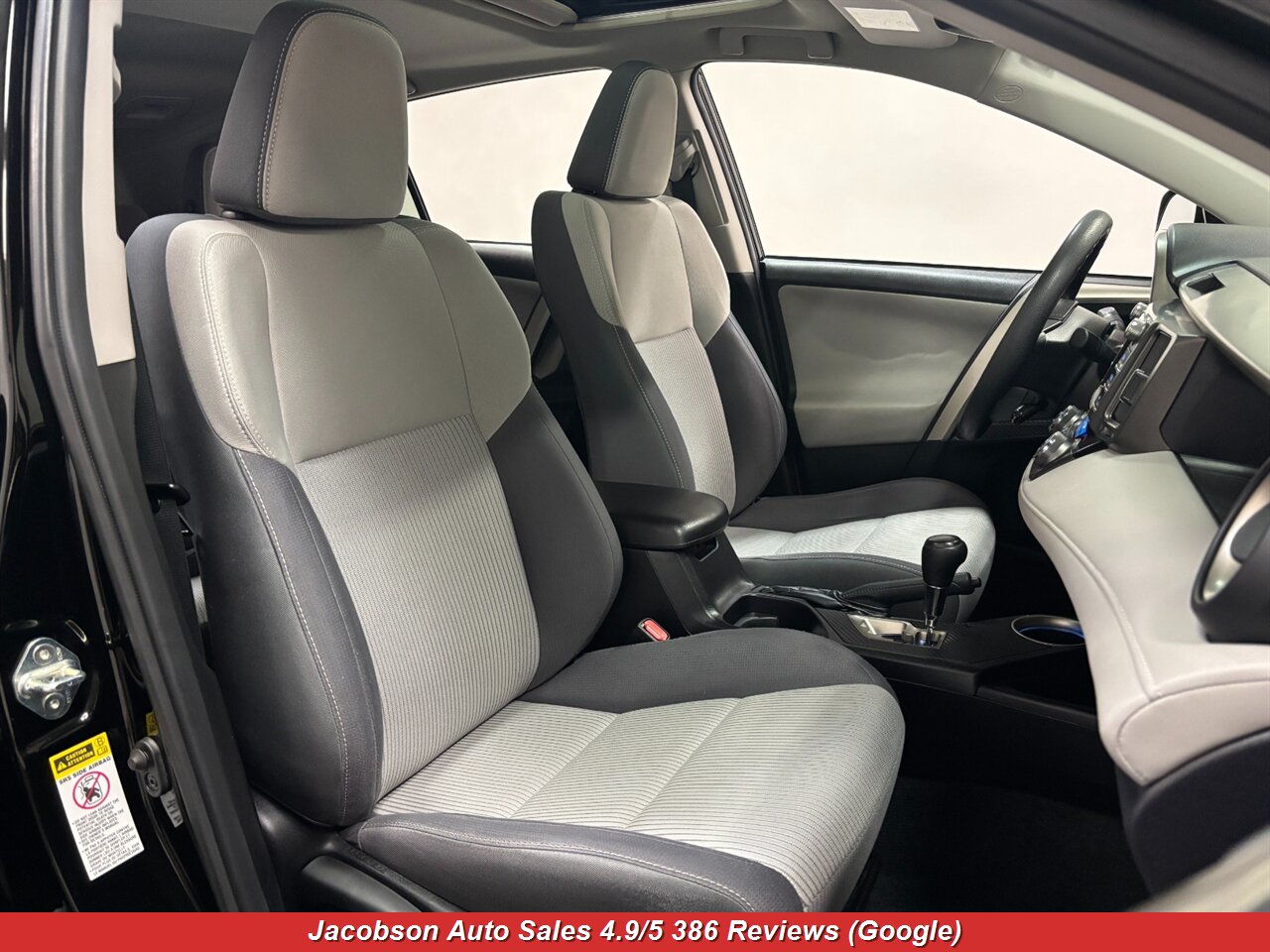 2015 Toyota RAV4 XLE AWD - Photo 35 - Oshkosh, WI 54901