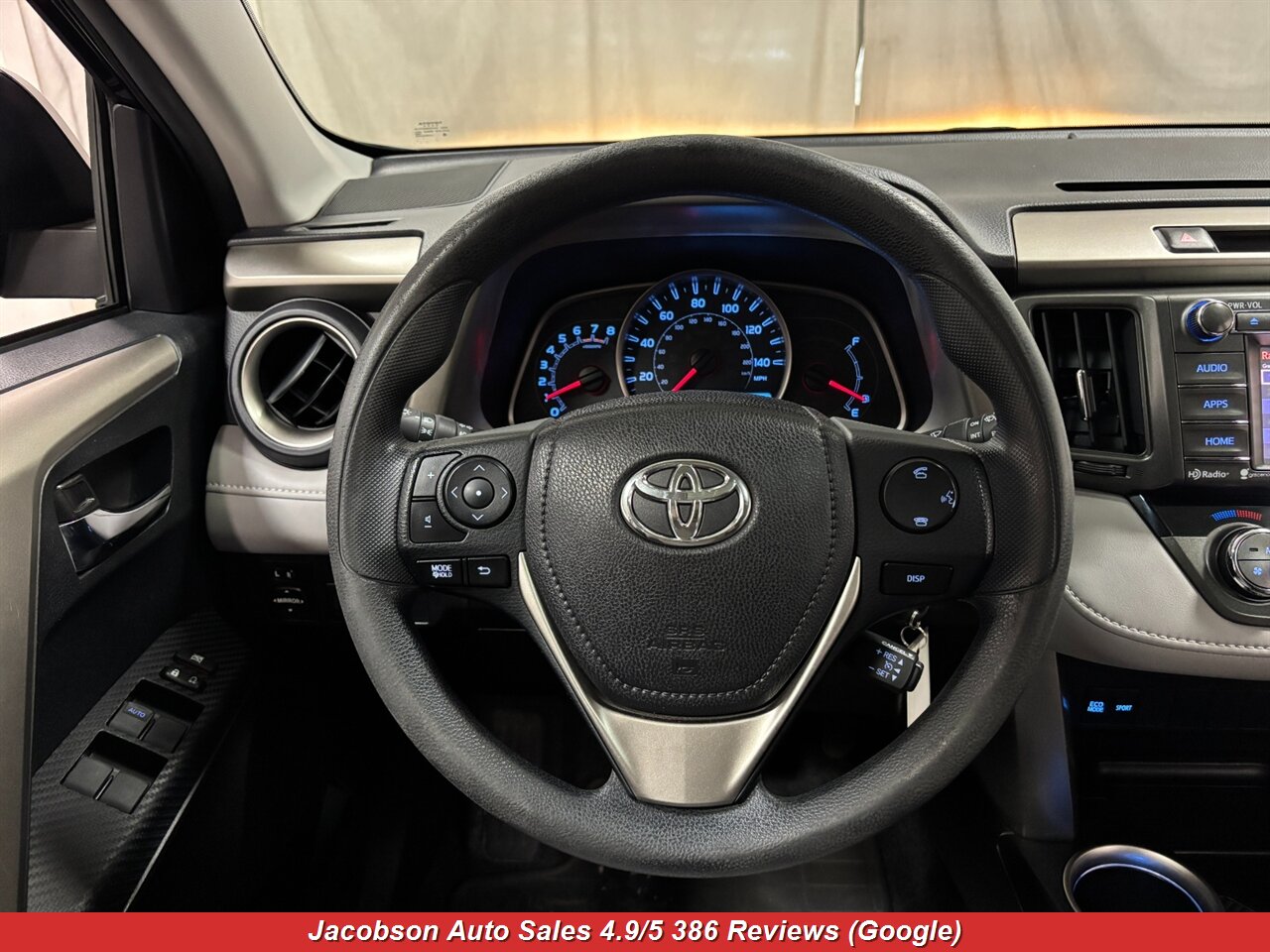 2015 Toyota RAV4 XLE AWD - Photo 7 - Oshkosh, WI 54901