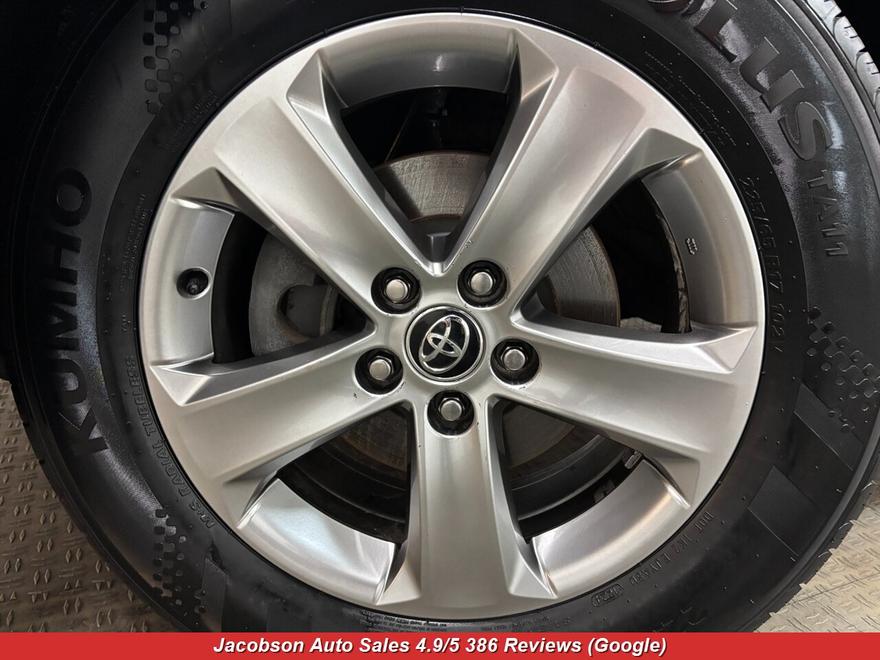 2015 Toyota RAV4 XLE AWD - Photo 44 - Oshkosh, WI 54901