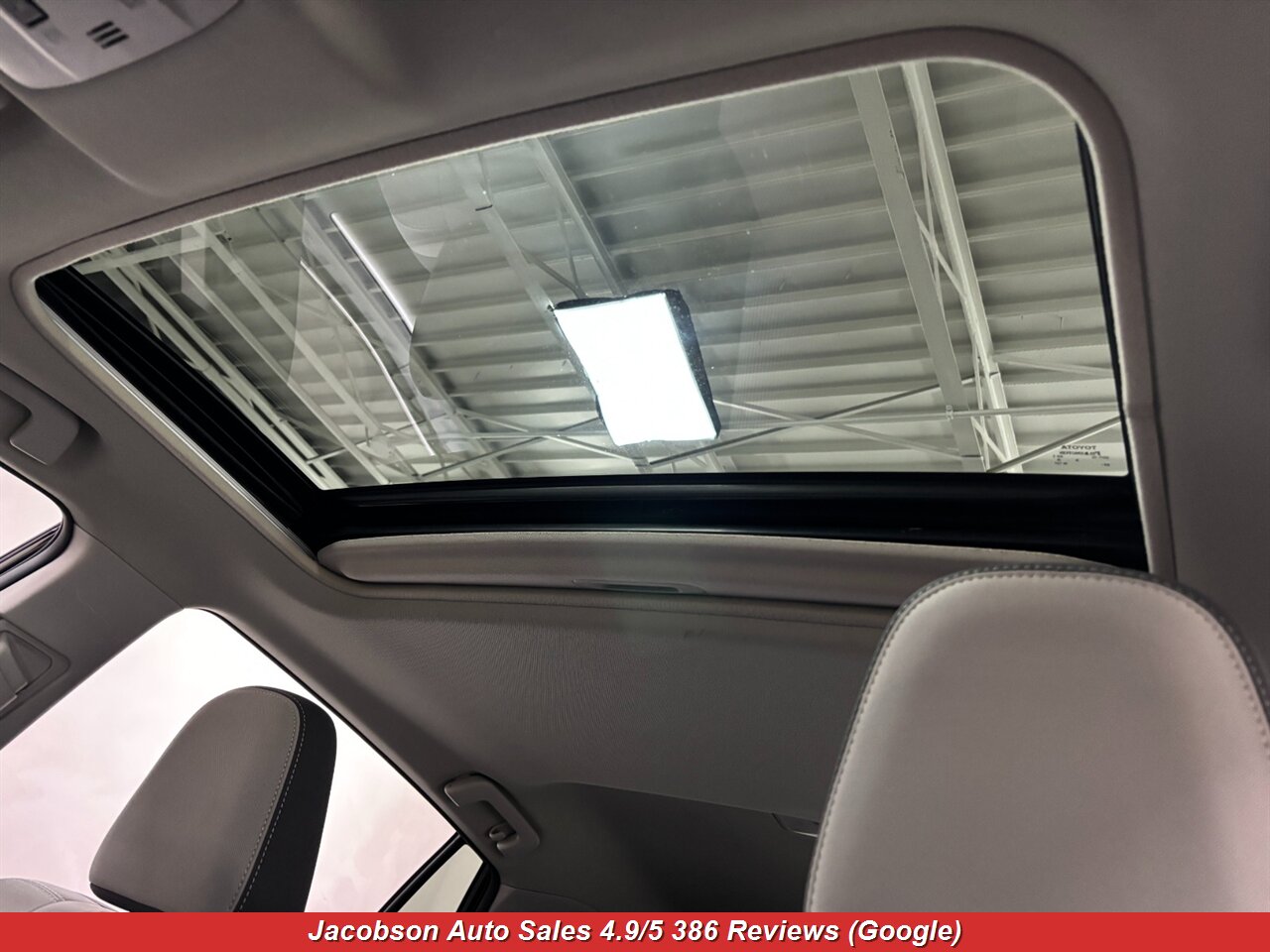 2015 Toyota RAV4 XLE AWD - Photo 24 - Oshkosh, WI 54901