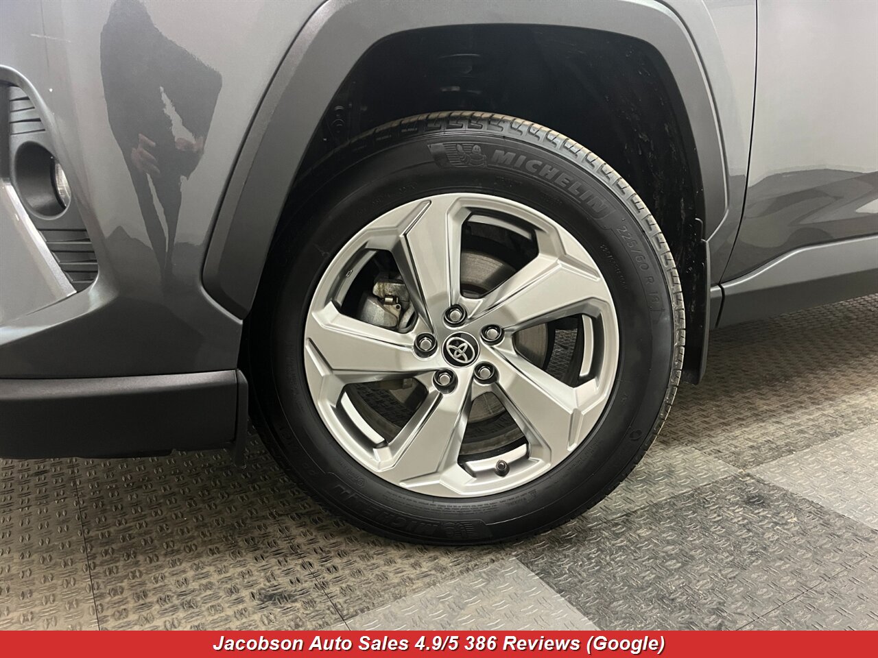 2021 Toyota RAV4 Hybrid XLE Premium AWD - Photo 53 - Oshkosh, WI 54901