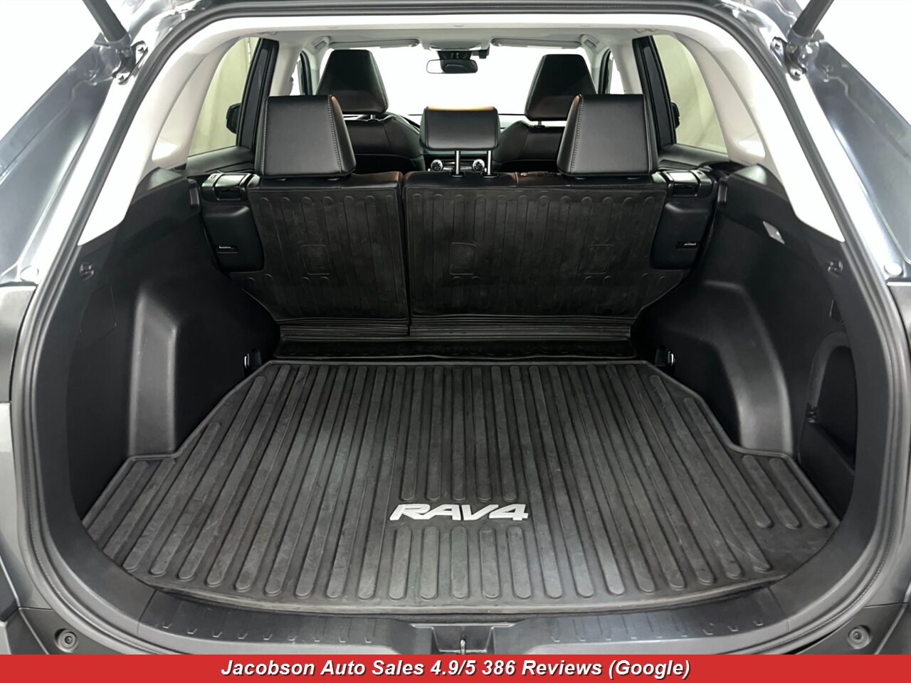 2021 Toyota RAV4 Hybrid XLE Premium AWD - Photo 50 - Oshkosh, WI 54901