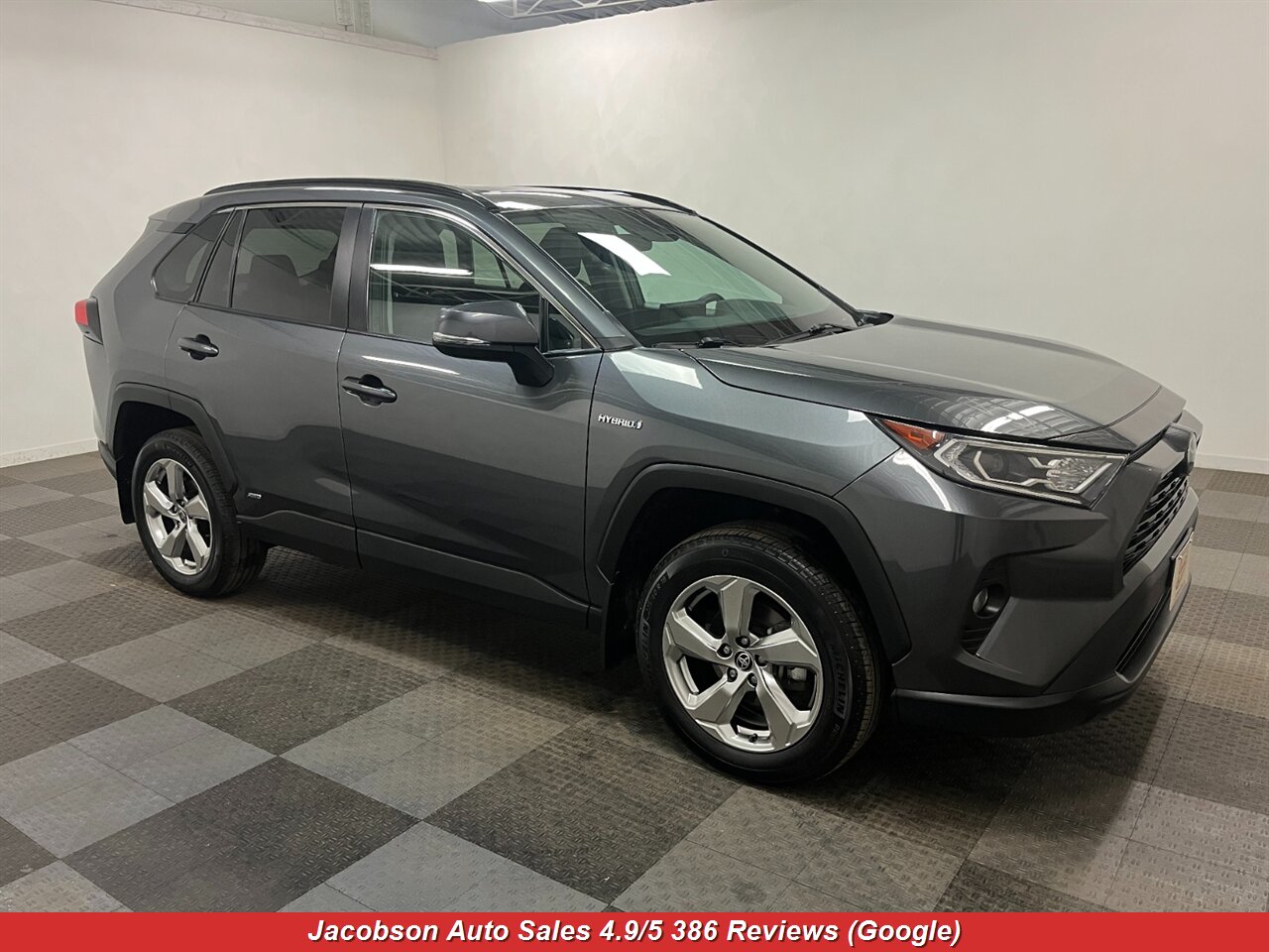 2021 Toyota RAV4 Hybrid XLE Premium AWD - Photo 3 - Oshkosh, WI 54901