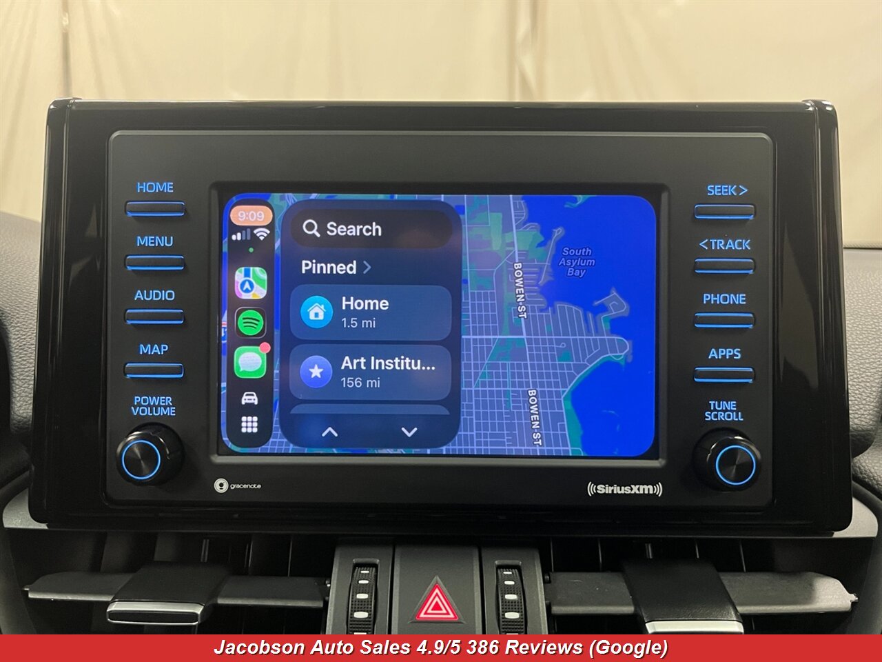 2021 Toyota RAV4 Hybrid XLE Premium AWD - Photo 19 - Oshkosh, WI 54901