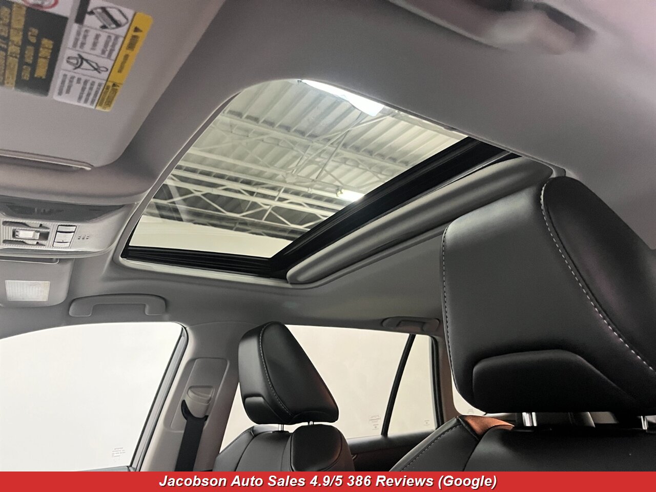 2021 Toyota RAV4 Hybrid XLE Premium AWD - Photo 28 - Oshkosh, WI 54901