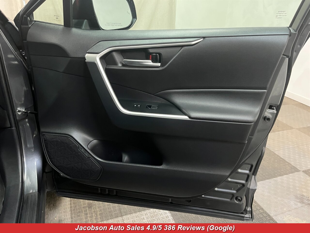 2021 Toyota RAV4 Hybrid XLE Premium AWD - Photo 43 - Oshkosh, WI 54901