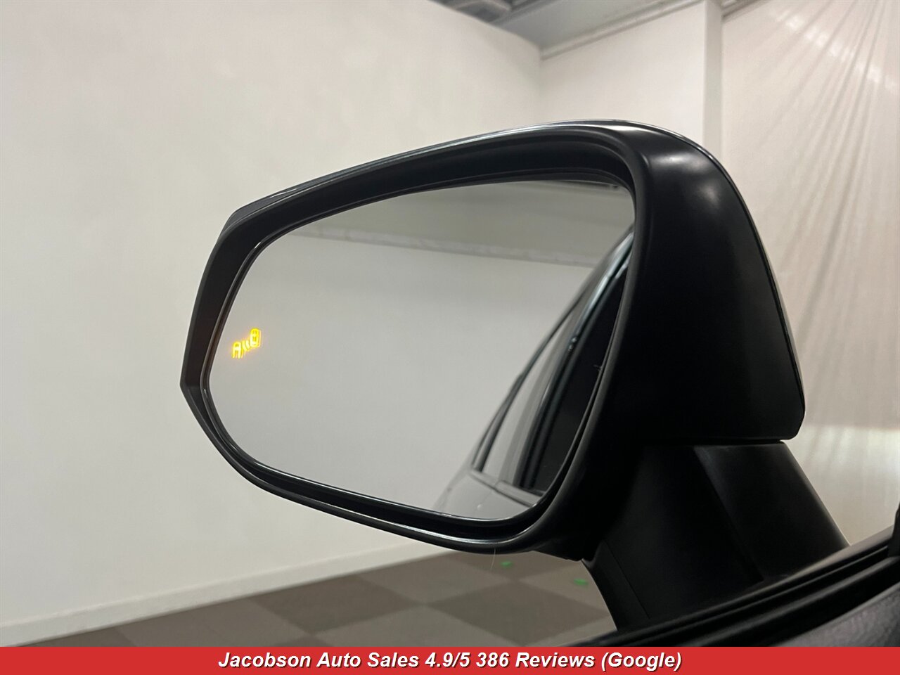 2021 Toyota RAV4 Hybrid XLE Premium AWD - Photo 30 - Oshkosh, WI 54901