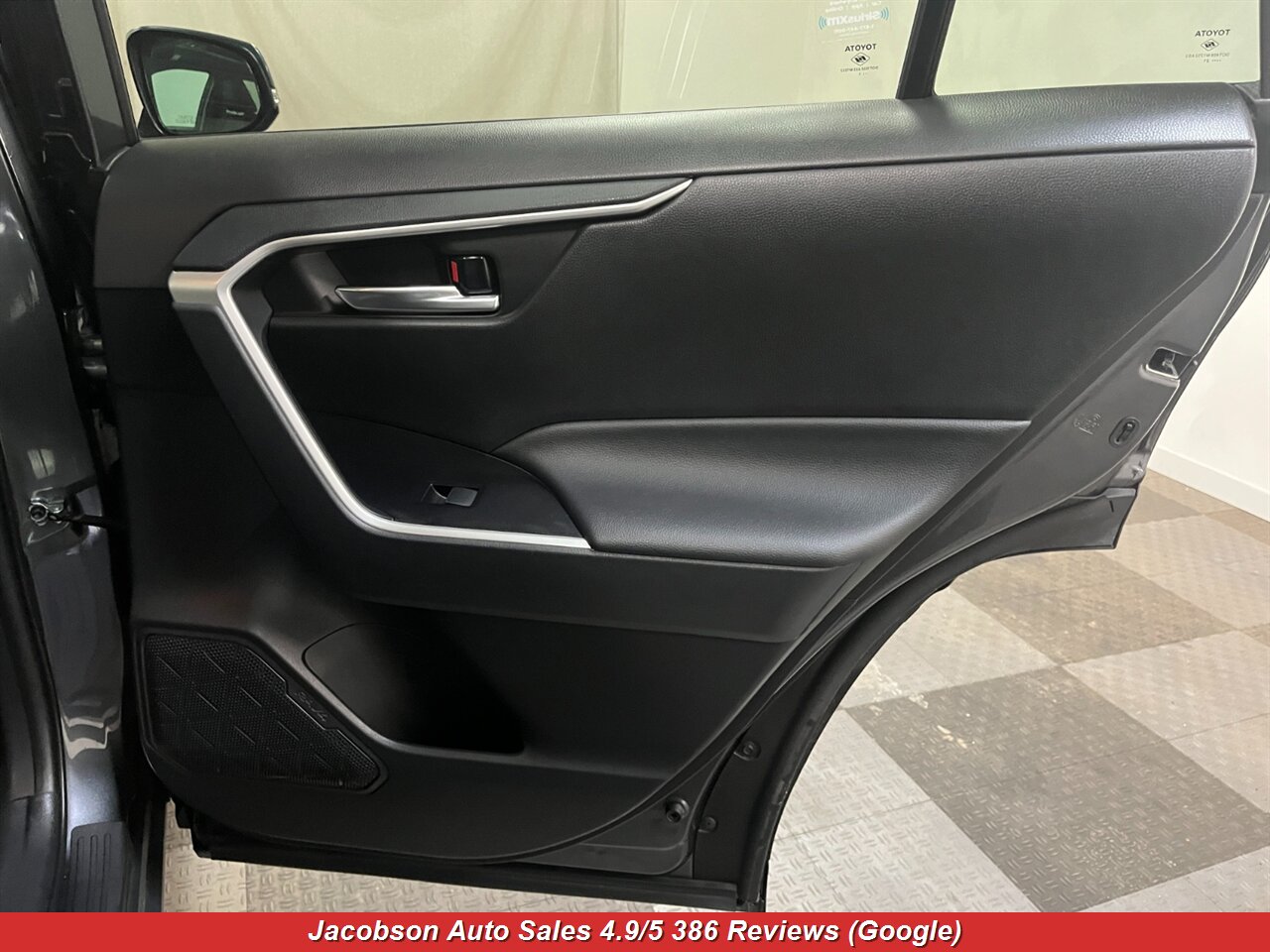 2021 Toyota RAV4 Hybrid XLE Premium AWD - Photo 40 - Oshkosh, WI 54901