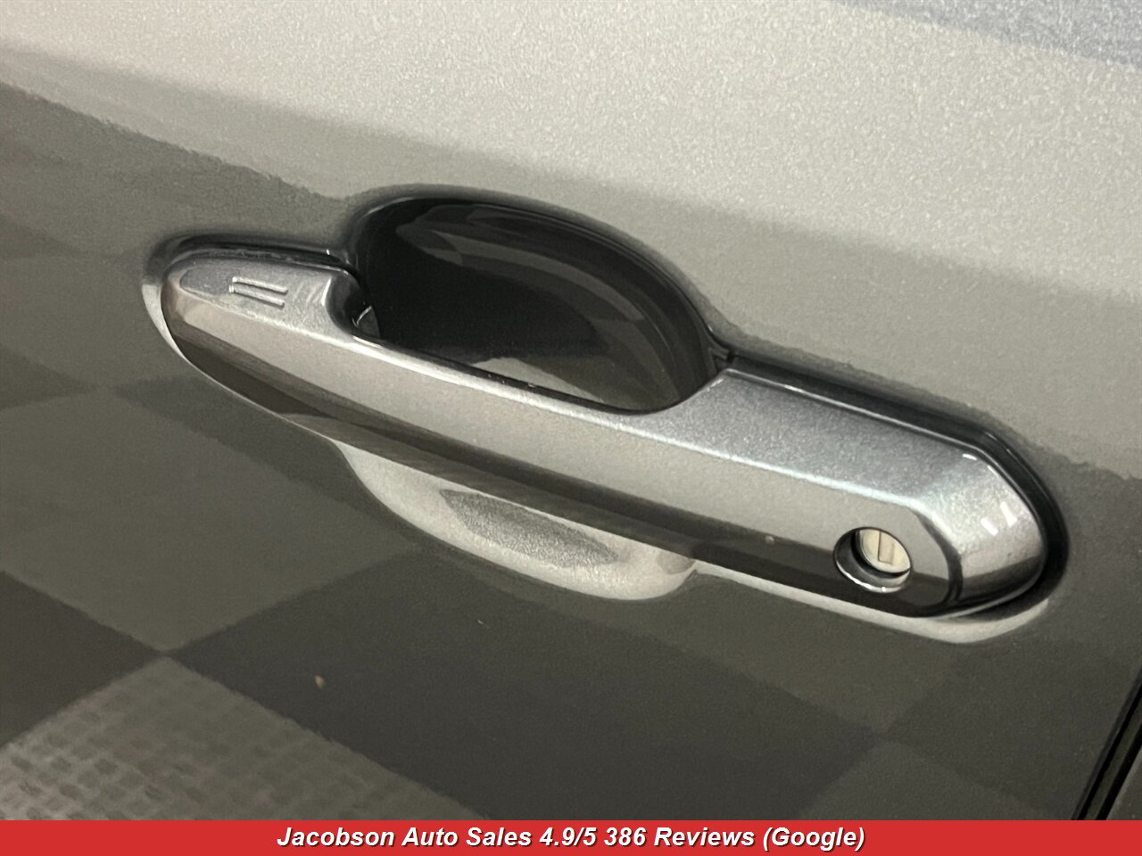 2021 Toyota RAV4 Hybrid XLE Premium AWD - Photo 52 - Oshkosh, WI 54901