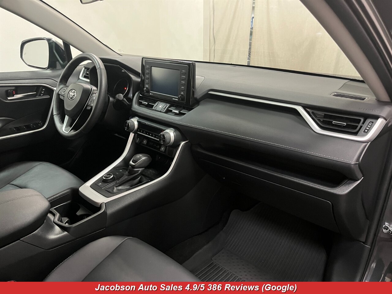 2021 Toyota RAV4 Hybrid XLE Premium AWD - Photo 46 - Oshkosh, WI 54901