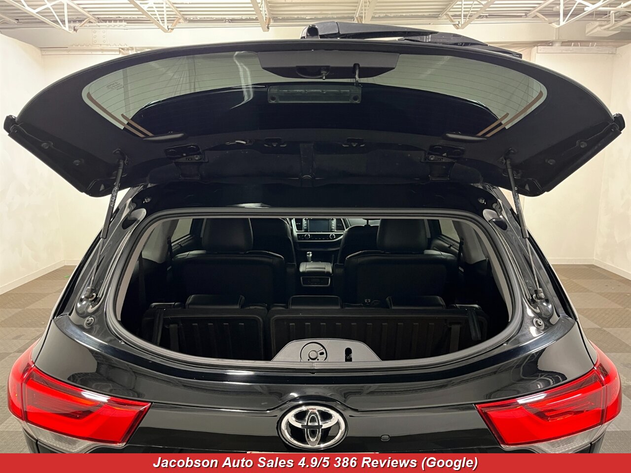 2017 Toyota Highlander SE AWD - Photo 41 - Oshkosh, WI 54901