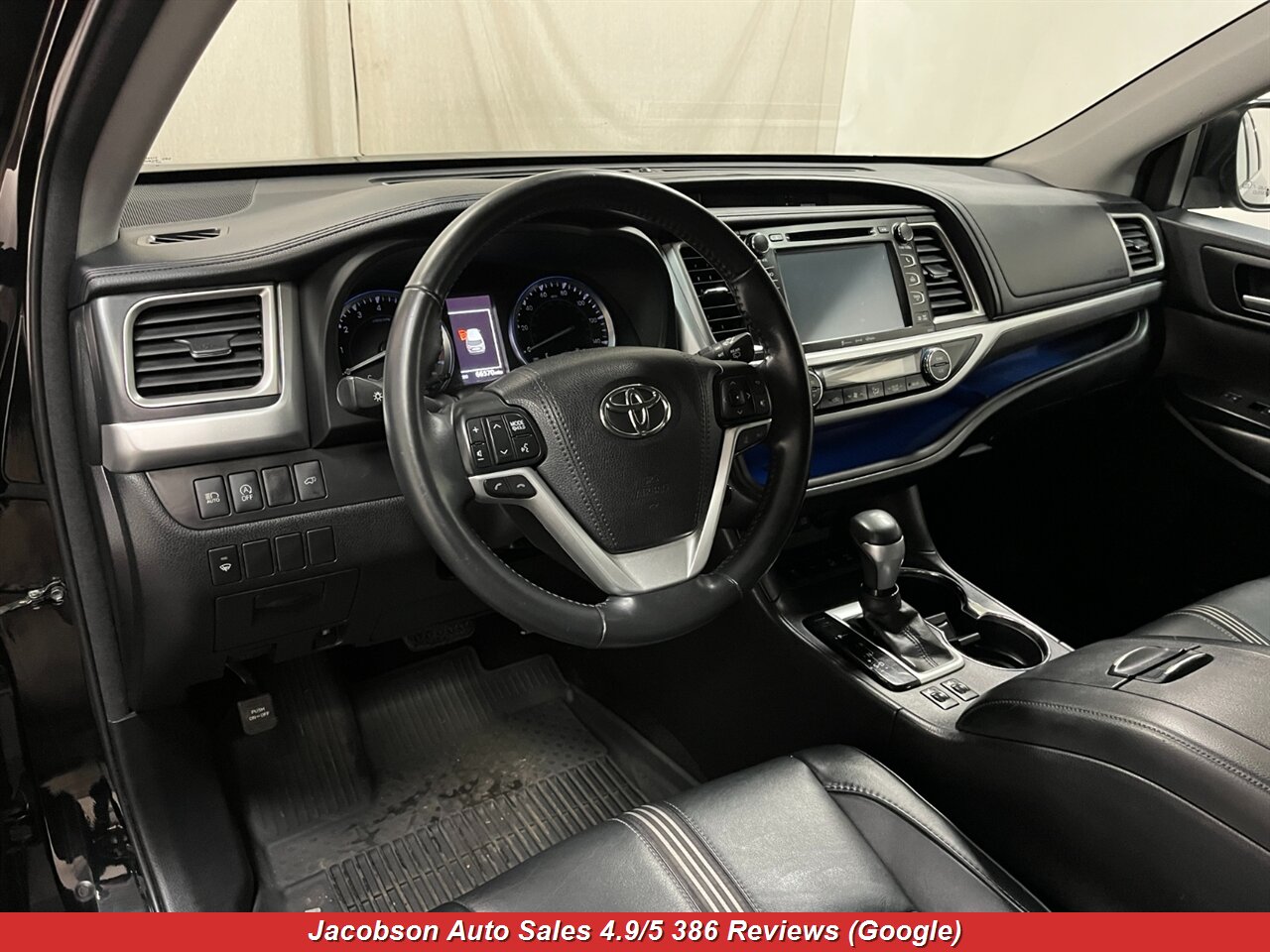 2017 Toyota Highlander SE AWD - Photo 29 - Oshkosh, WI 54901