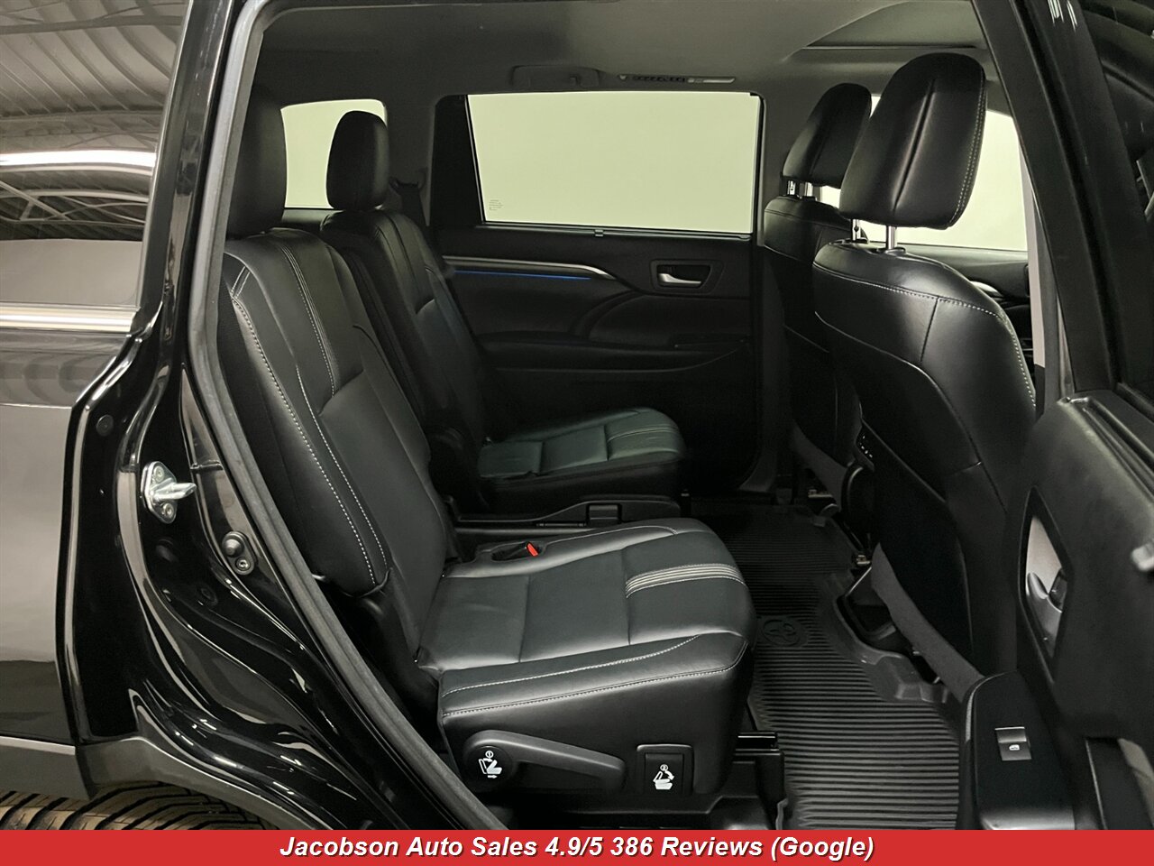 2017 Toyota Highlander SE AWD - Photo 47 - Oshkosh, WI 54901