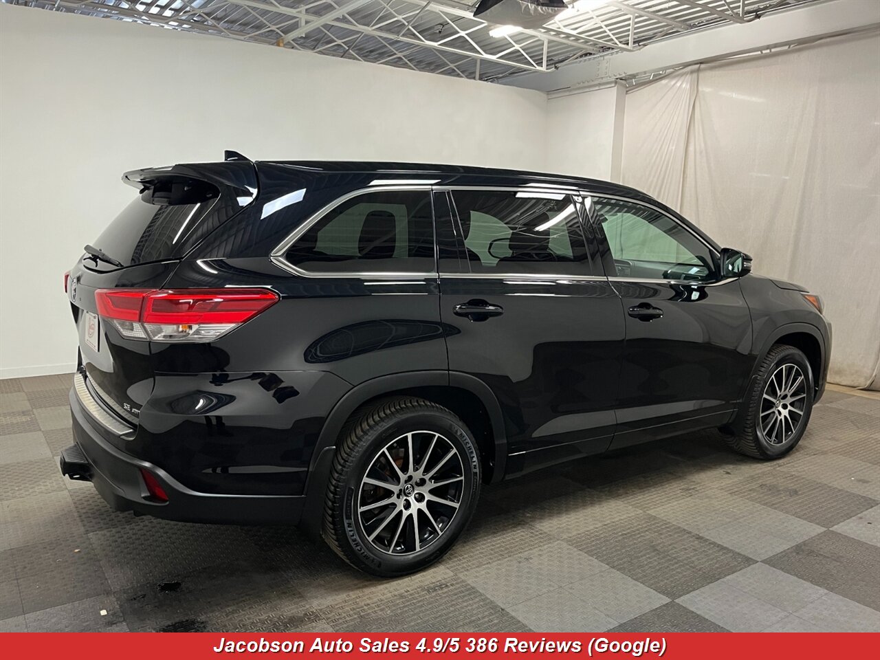 2017 Toyota Highlander SE AWD - Photo 46 - Oshkosh, WI 54901