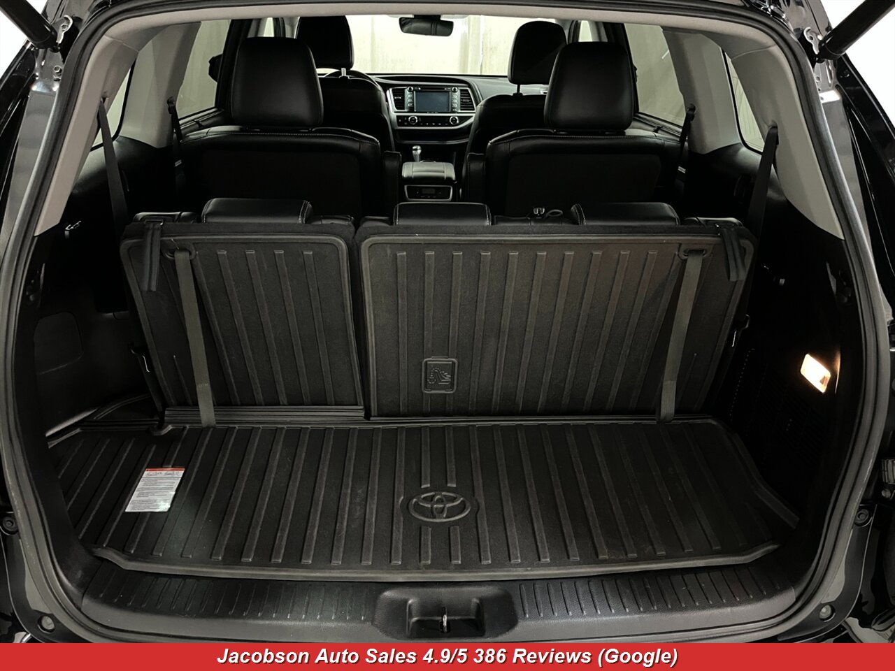 2017 Toyota Highlander SE AWD - Photo 43 - Oshkosh, WI 54901