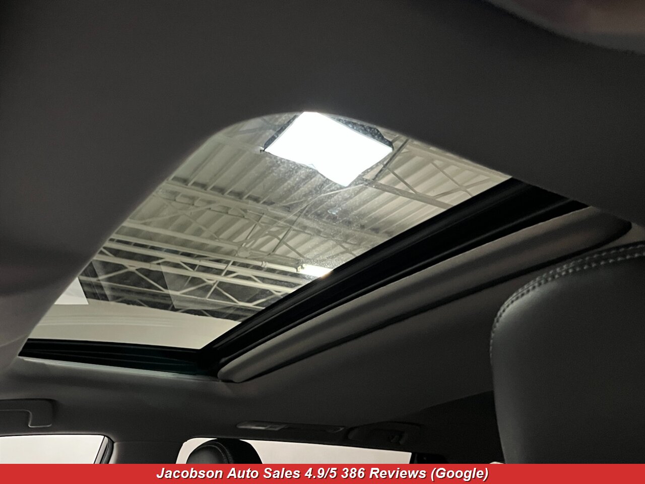 2017 Toyota Highlander SE AWD - Photo 23 - Oshkosh, WI 54901