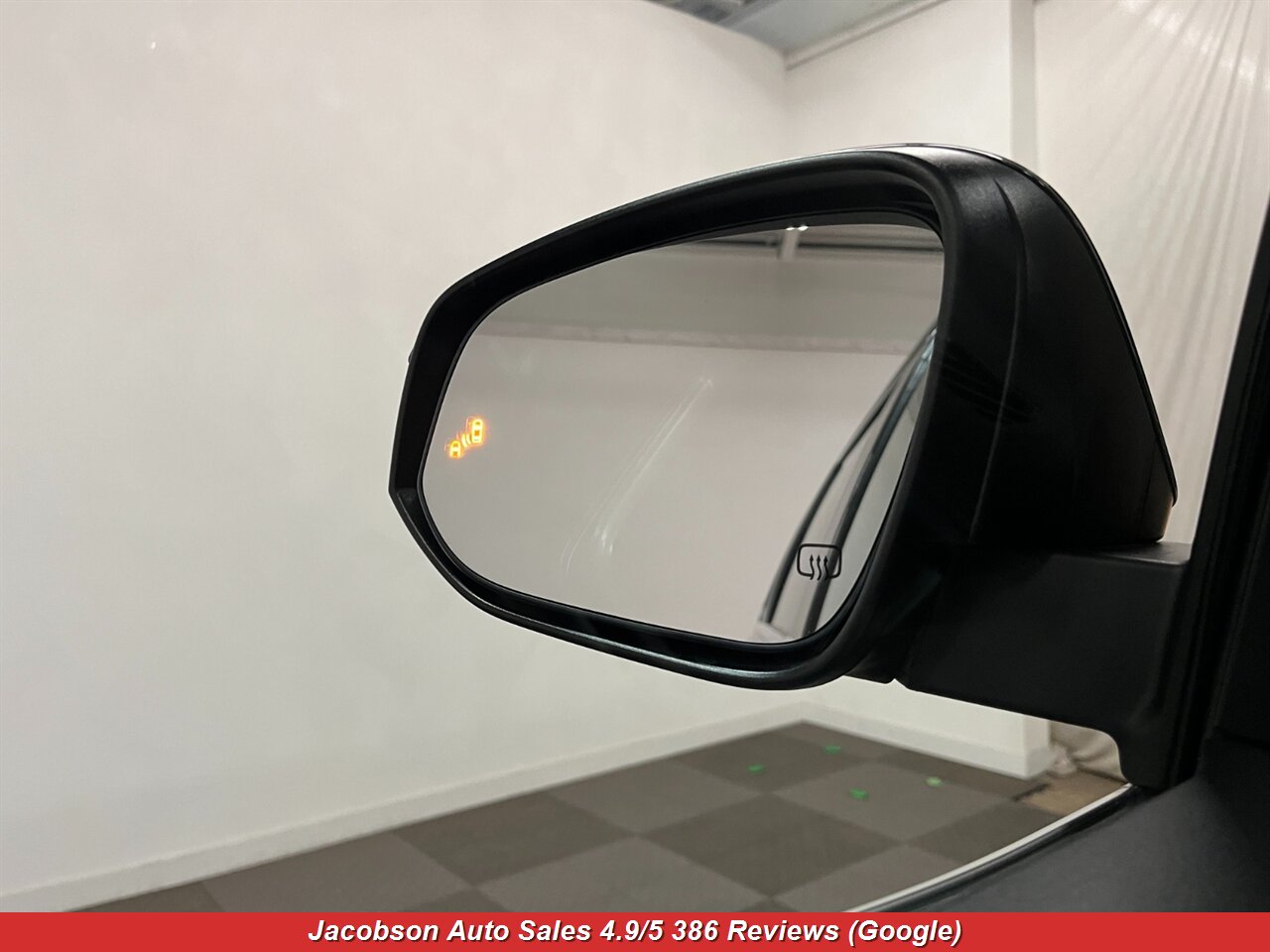 2017 Toyota Highlander SE AWD - Photo 22 - Oshkosh, WI 54901