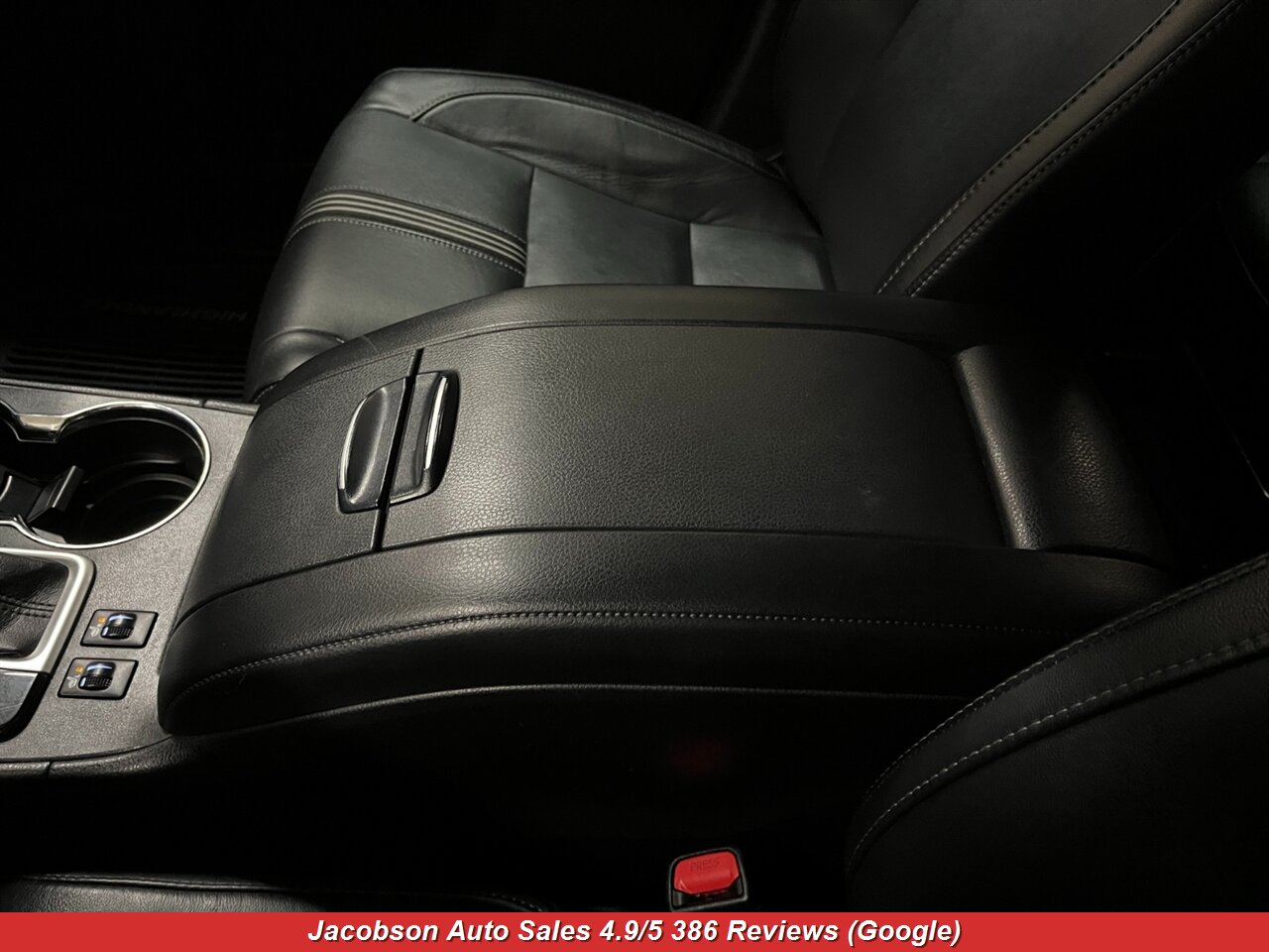 2017 Toyota Highlander SE AWD - Photo 20 - Oshkosh, WI 54901