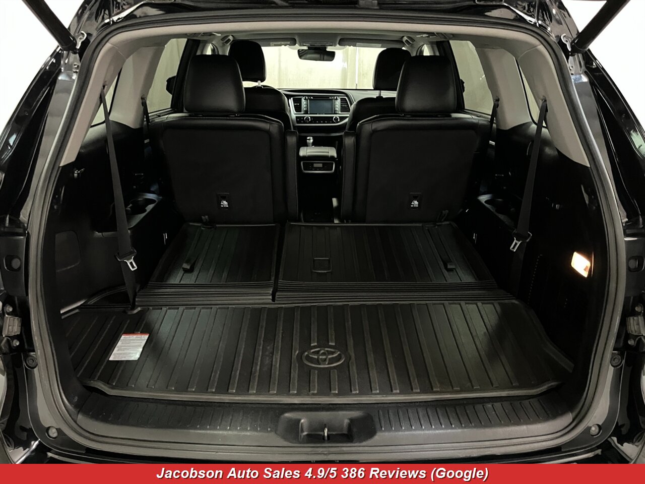 2017 Toyota Highlander SE AWD - Photo 44 - Oshkosh, WI 54901